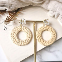 將圖片載入圖庫檢視器 透明感搖擺藤編耳環