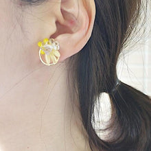 將圖片載入圖庫檢視器 黃色含羞草花纖細造型耳環
