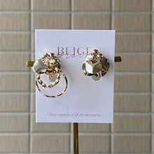 將圖片載入圖庫檢視器 【人氣款】時尚金屬不對稱造型耳環