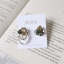 將圖片載入圖庫檢視器 【人氣款】時尚金屬不對稱造型耳環