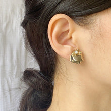 將圖片載入圖庫檢視器 【人氣款】時尚金屬不對稱造型耳環